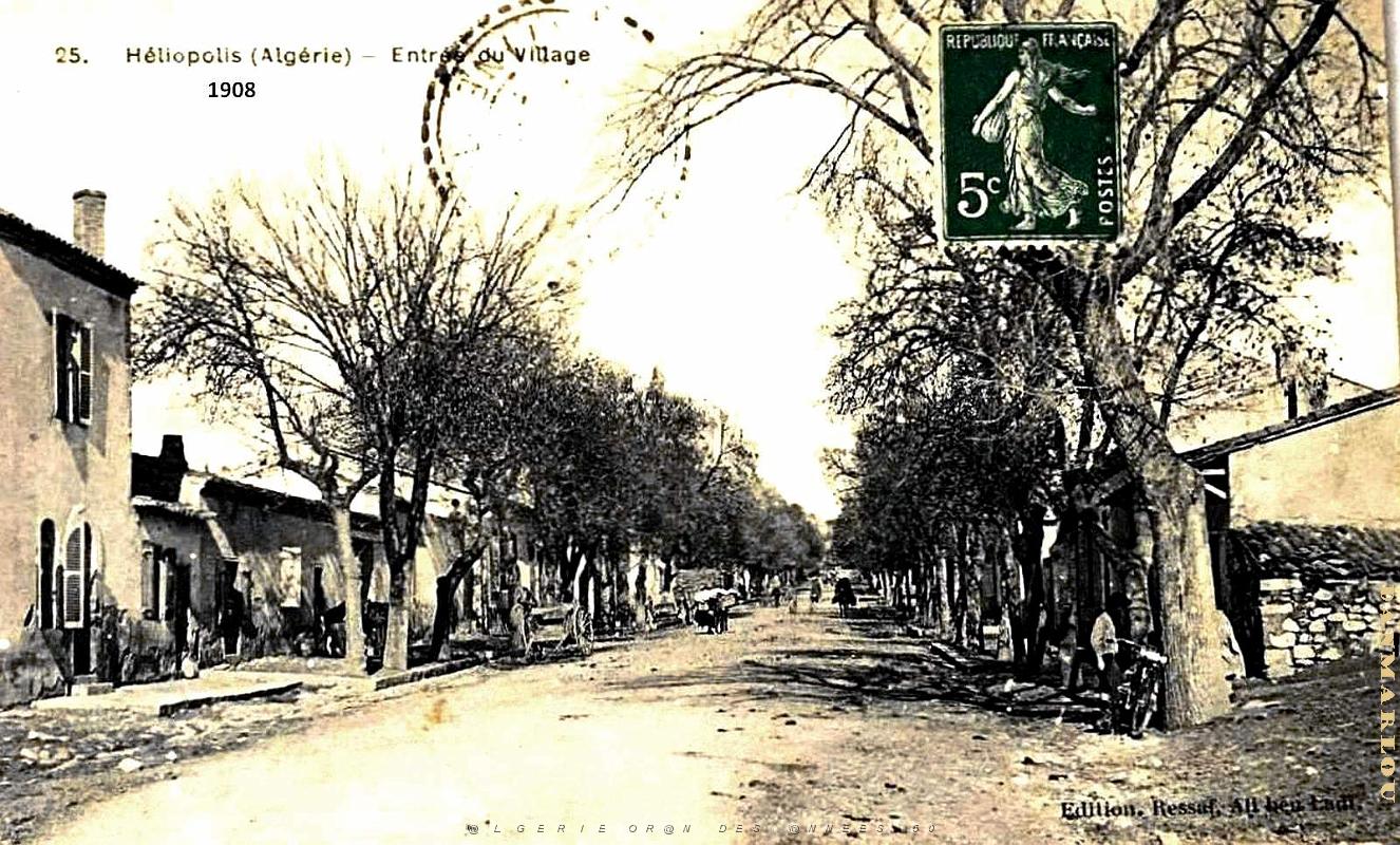 Heliopolis - Pres de Guelma - Entree du Village - 1908.jpg
